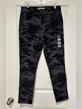 Levi’s Black & Gray Camo Skinny Jeans